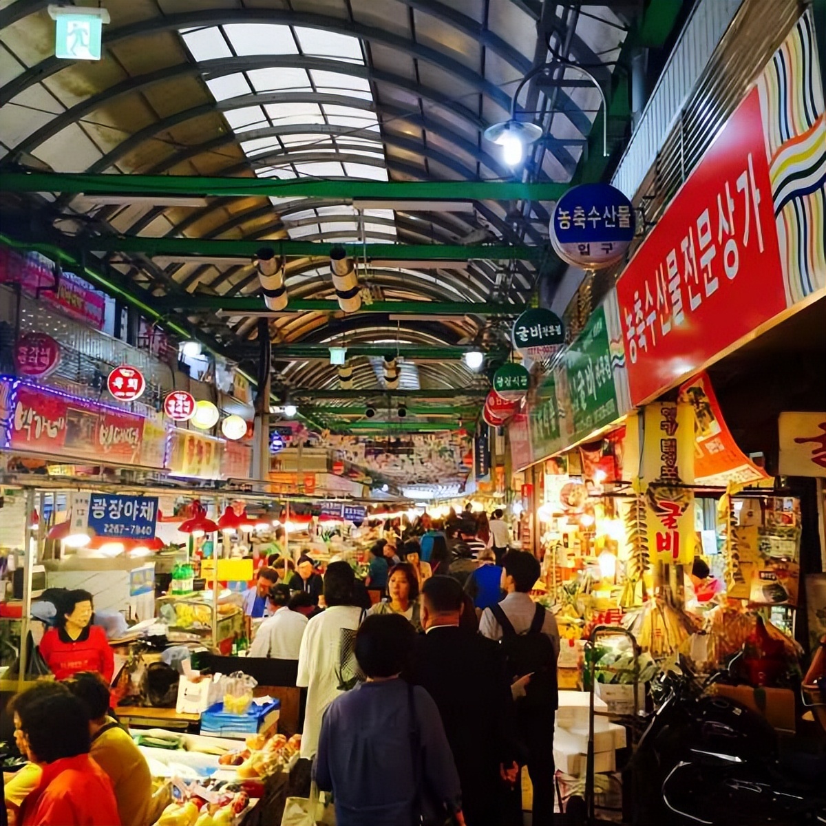 在韩国卖化妆品的妹子,在韩国卖化妆品的人靠谱吗