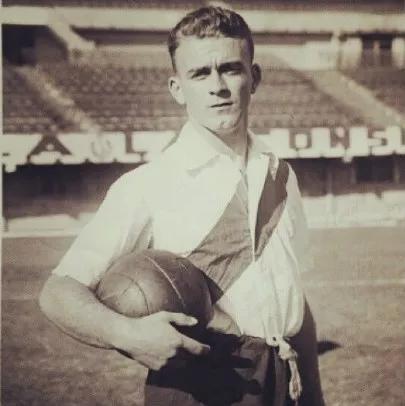 足坛历史最伟大的十大10号,足坛历史最伟大十大球员