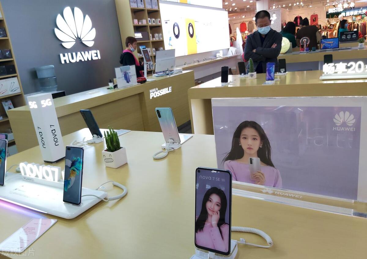 2024年华为手机好用还是苹果手机,华为新款手机2023年最新款爆款