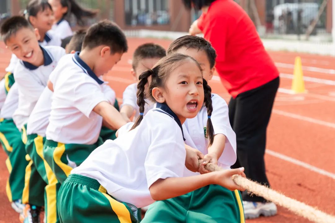 喜迎二十大奋进新征程大学,首都师范大学育新学校房山分校