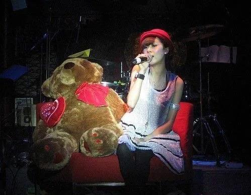 演员演艺圈红不起来上综艺却火了,出道10年的女歌手被力捧却没有火