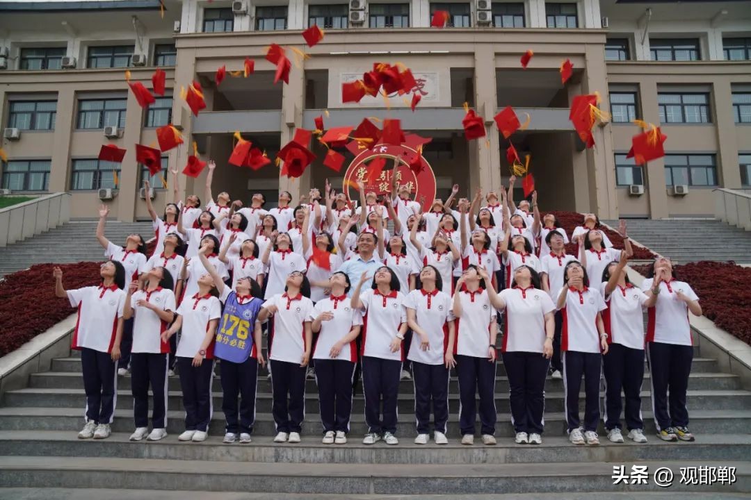 以爱之名育心成长主题活动,成人礼仪式学校举办