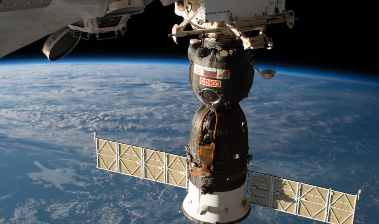 美宇航员将搭俄罗斯飞船回地球,美俄航天员将同乘俄飞船返回地球