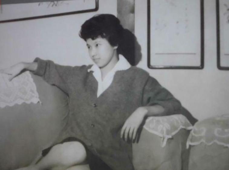 荷西去世12年，三毛自缢身亡：只要母亲同意，我可以快快乐乐去死