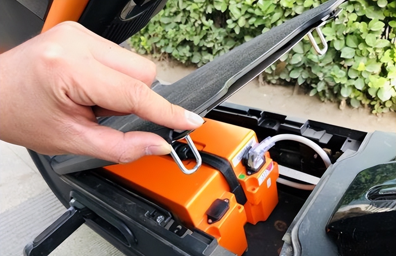 电动车充电注意事项避免引起火灾,电动车充电着火还能充电吗