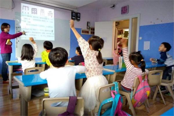 孩子不喜欢老师家长怎么引导,孩子不喜欢老师怎样和老师沟通