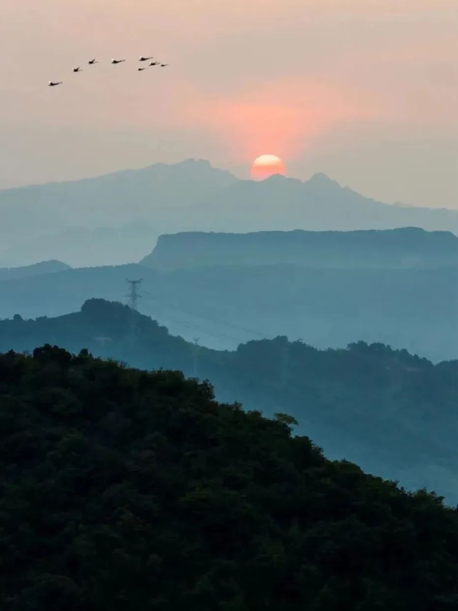 回到小县城朝九晚五,回到朝九晚五的心情说说