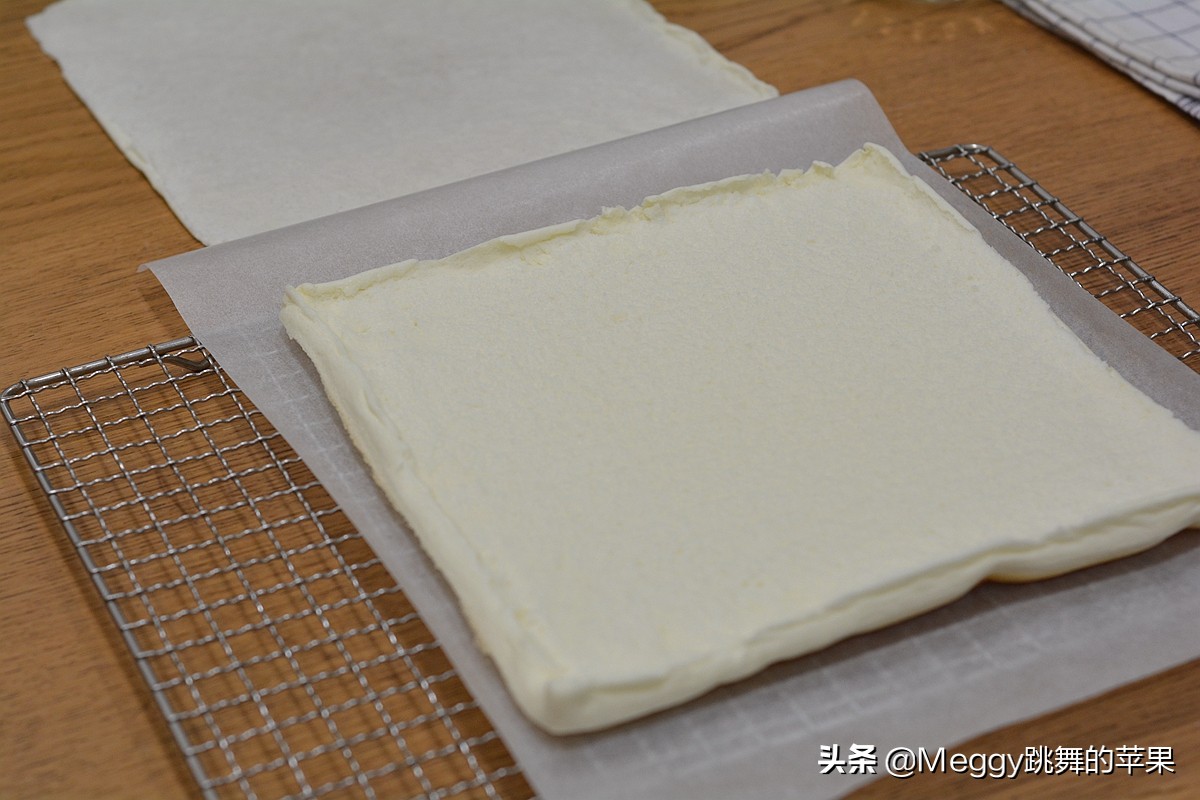 天使奶油蛋糕卷,甜口天使蛋糕卷图解