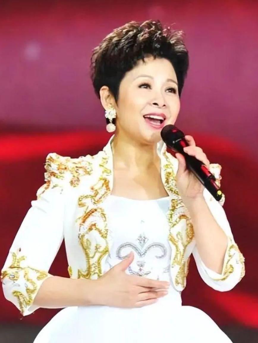 回顾：毁在*昌星赖**手里的两位女星，一个当红演员，一个甜歌天后