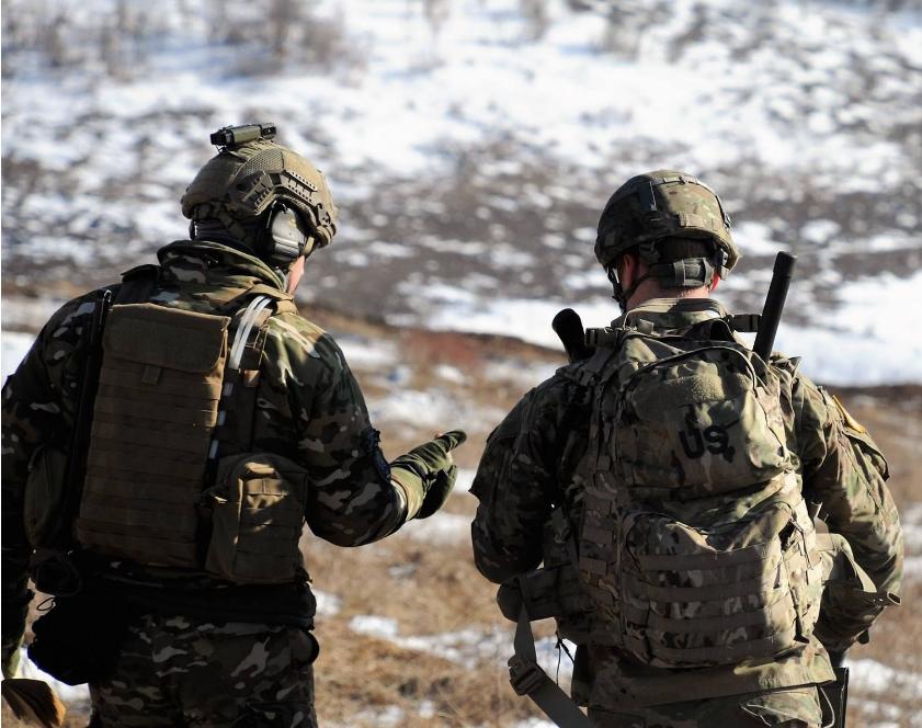 商铺门口挂国旗违法,店门前挂国旗违法吗