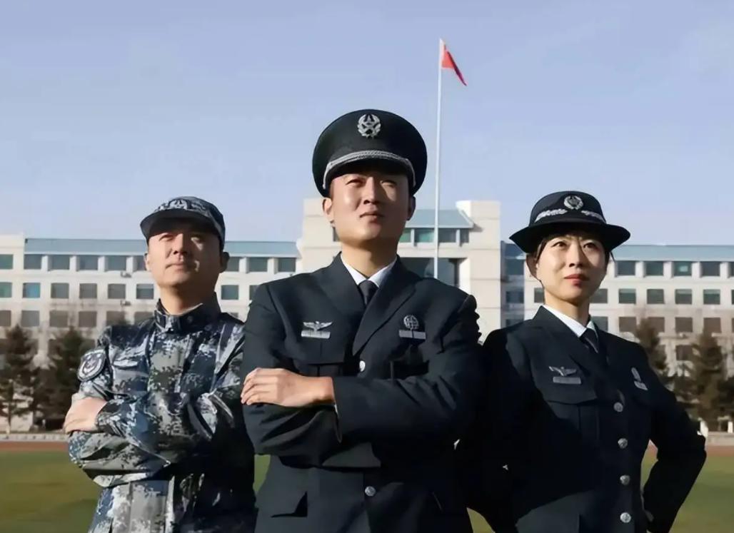 军队文职技术岗容易考吗,本科生考军队文职的待遇