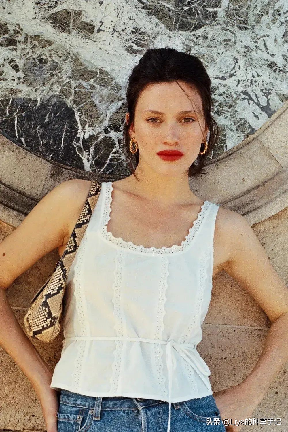 吊带内搭遮副乳遮肉,穿吊带怎么遮肉副乳