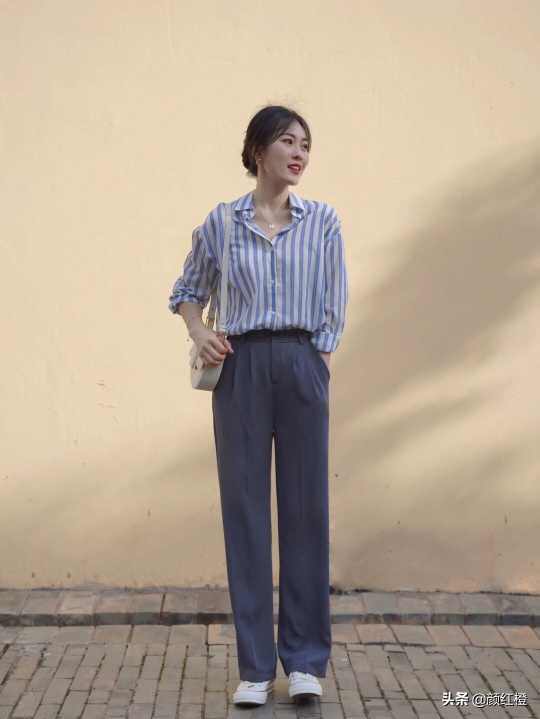好看又便宜的适合夏天穿白衬衫,夏季白衬衫怎么穿才更好看