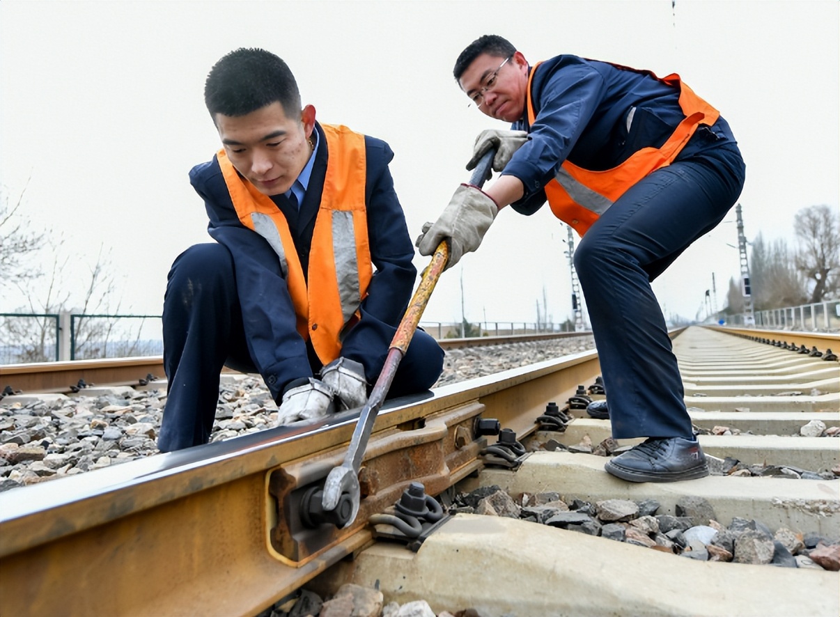 直接考本科和专升本有什么区别,专升本的学历跟本科有什么区别
