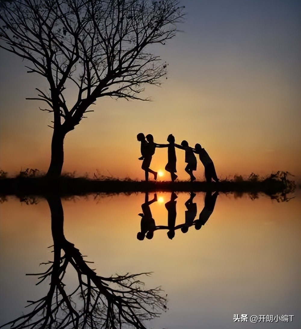 陈女士开箱惊喜！闺蜜送10万元刮刮乐，网友翘首以待中奖揭晓