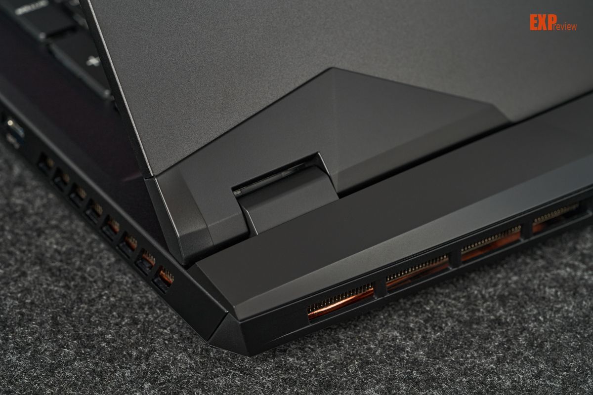 微星冲锋坦克ProGP76游戏本评测：光追战场的大火力输出位