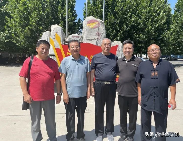 邢台铁道兵部分老战友举行庆八一活动：风雨同舟兵心依旧