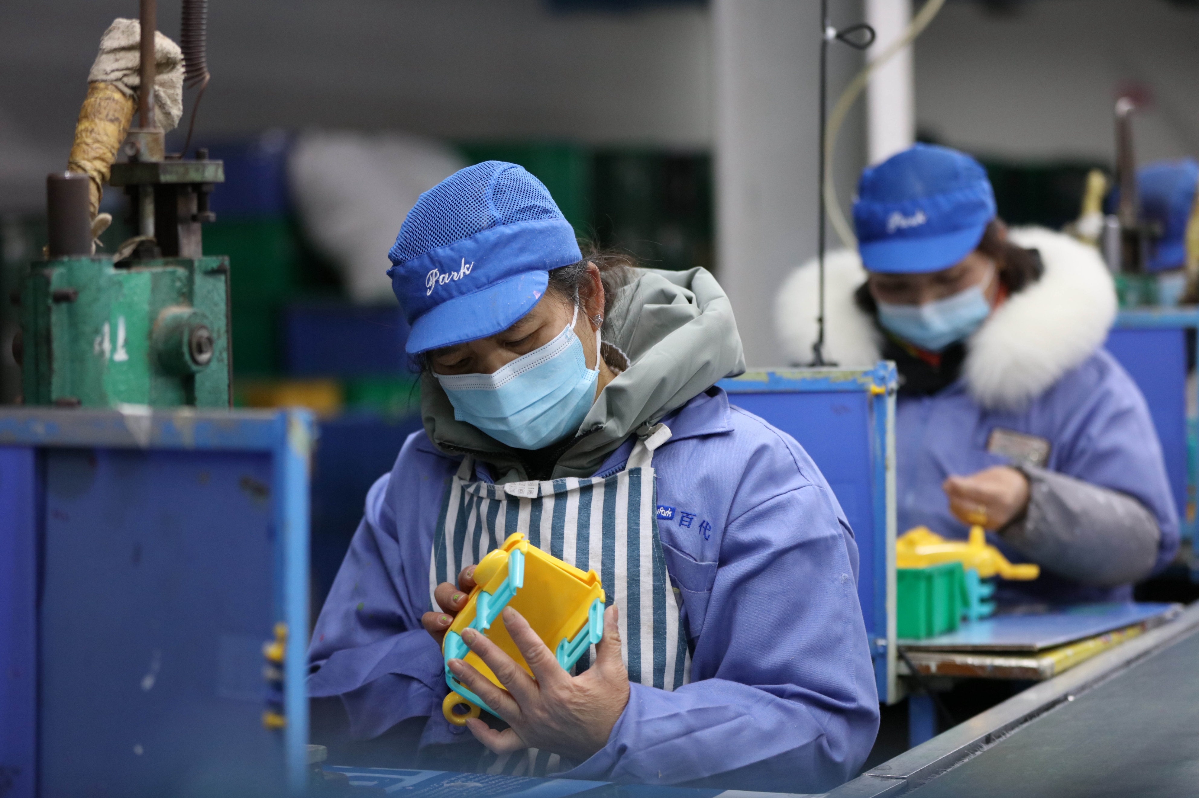 她让“小玩具”漂洋过海，让乡村姐妹家门口挣钱