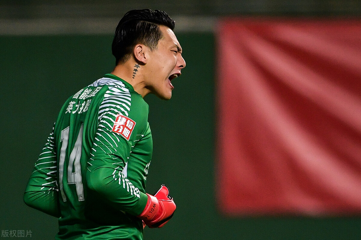 中国男足0比3负韩国唯一一次射门,降维打击赢得比赛