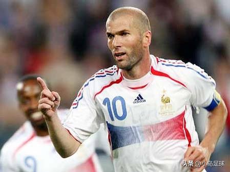 足球场上球员位置示意图,足球场上十名队员的位置