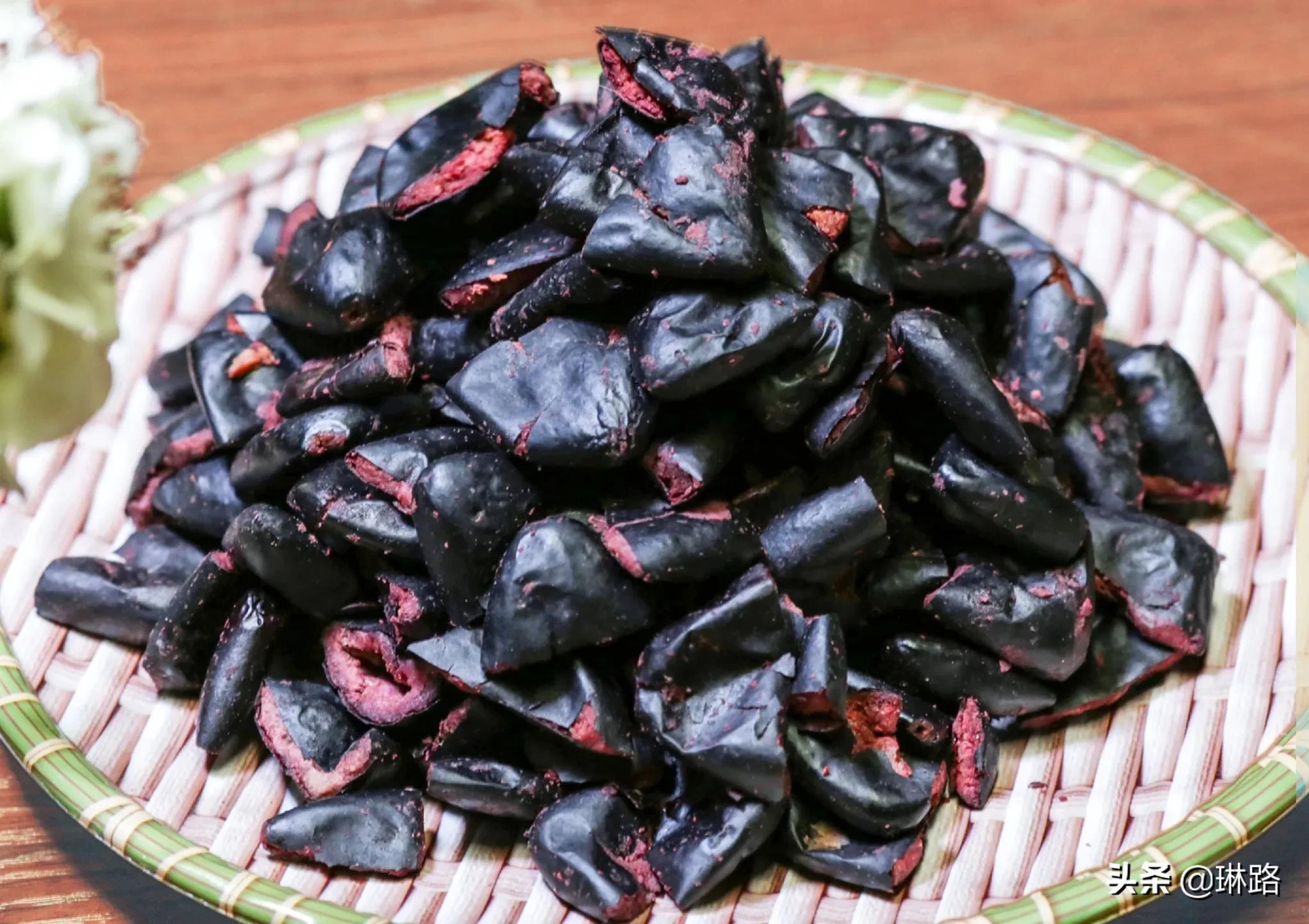 一种北方人没见过像水果却是菜的黑橄榄也叫油橄榄