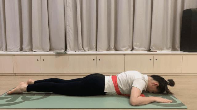 女生例假腰疼是什么原因引起的,女生例假期间腰痛怎么缓解