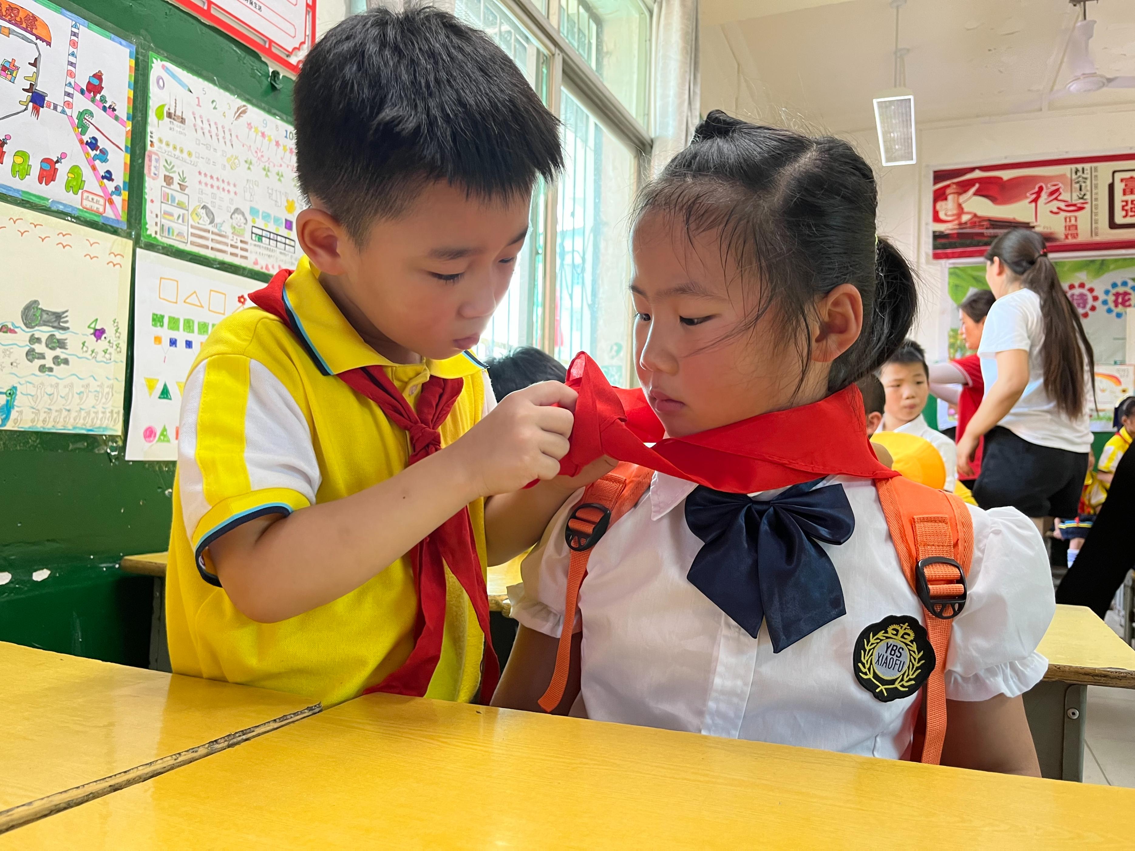 黄州区贝斯特幼儿园萌宝“沉浸式”体验小学生活
