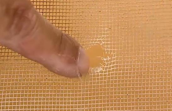 纱窗破了修补的妙招,纱窗烂了不用换修补神器轻松搞定