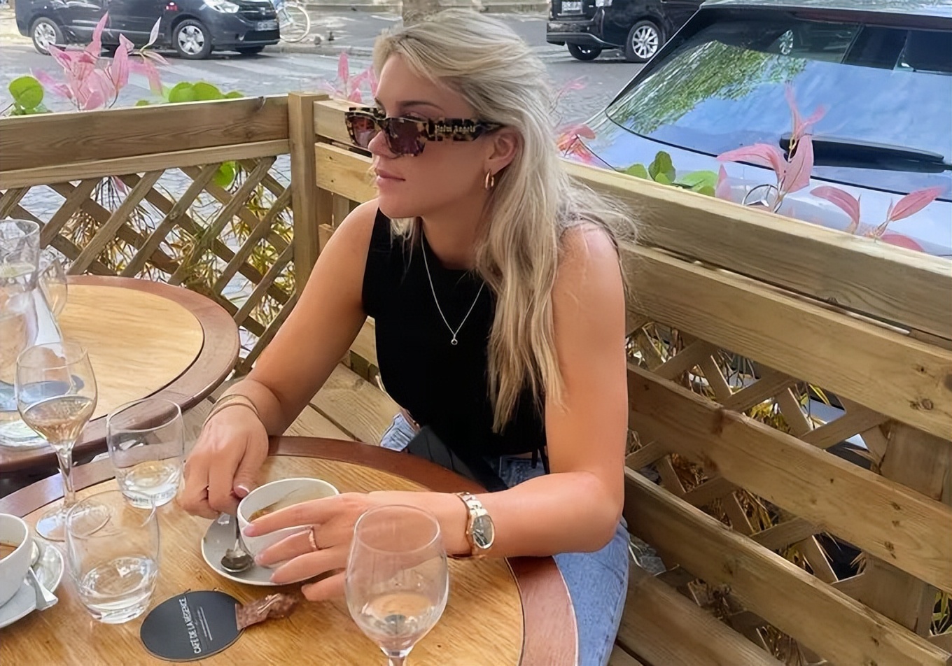 世界上最强的足球女子运动员,世界上十大最漂亮的女足球员