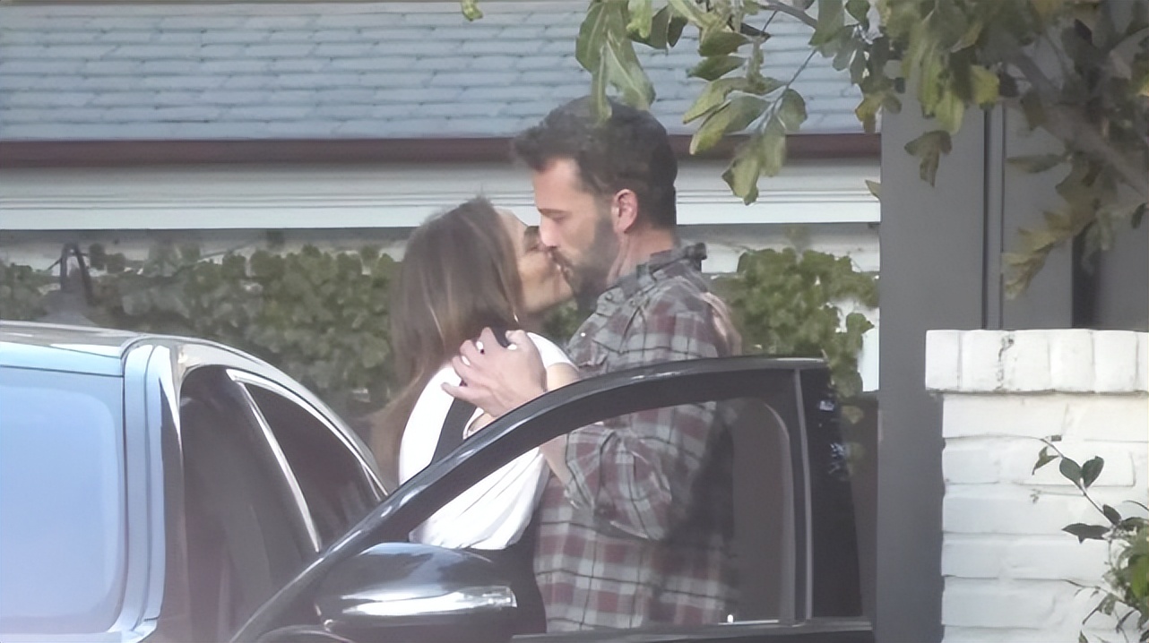 詹妮弗52岁,51岁詹妮弗