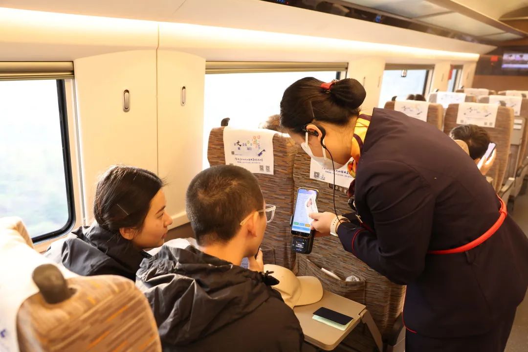 长沙到香港西九龙高铁有几站,长沙高铁到香港西九龙如何过关