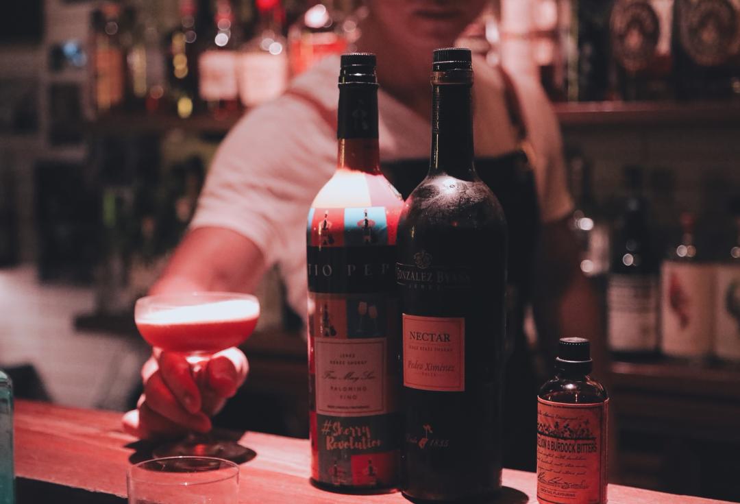 _,¦3」∠_想空腹在杭州酒吧正经喝醉，可真难！