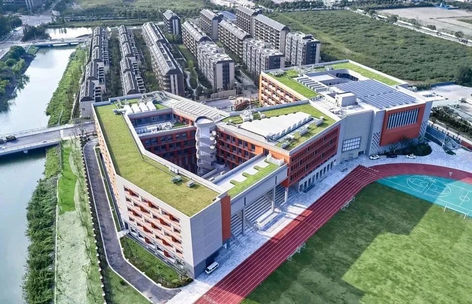 新江湾小学丶初中丶高中简介和校园实景照片！学校对口小区一栏