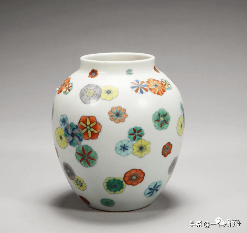 瓷中臻品景德镇,斗彩瓷的历史记录