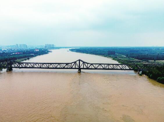 离谱！开天辟地头一遭，农民用黄河水浇地，竟然也要收费了？