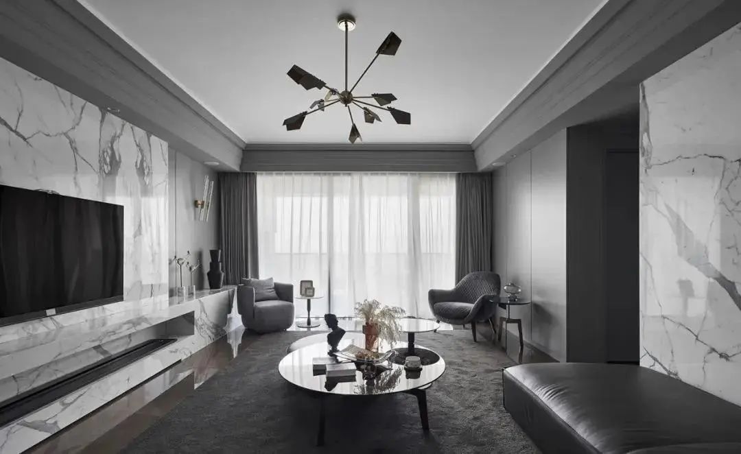 鱼肚白墙砖怎么贴显档次,鱼肚白瓷砖铺贴实景图