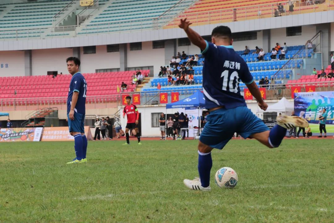 足够精彩栏目,足够精彩足球海报