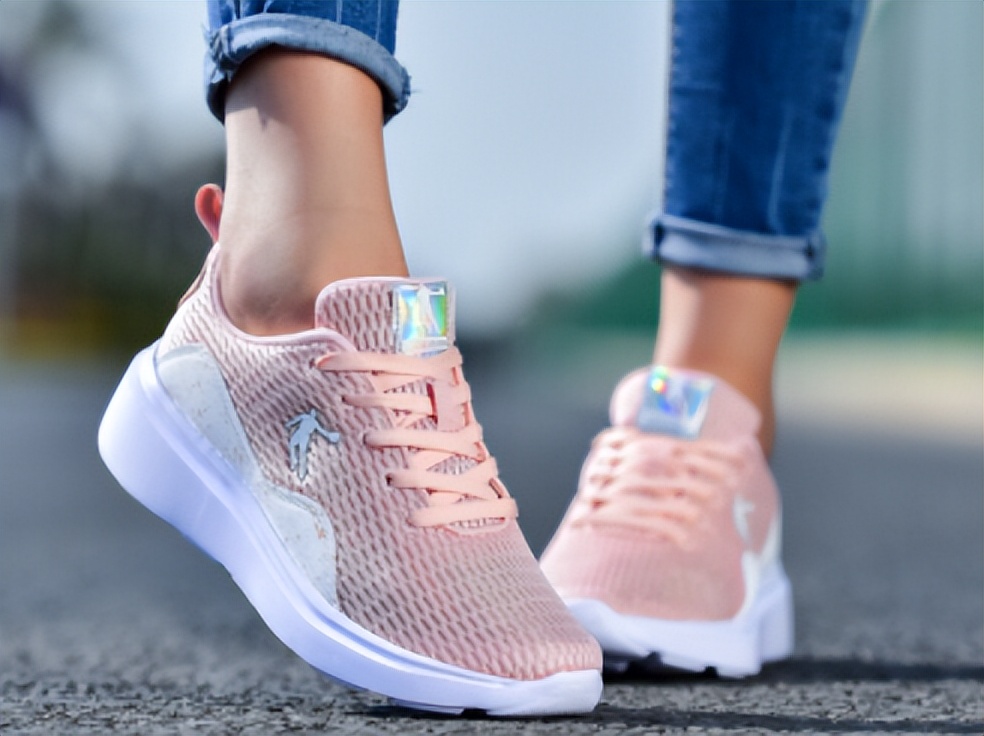 出行、运动后足跟痛?别怕,教你几个动作缓解预防它