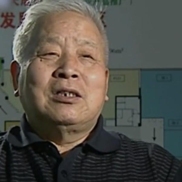 小伙雪夜救人获赠一颗“小泥丸”，遗忘杂物间，38年后被估值两亿