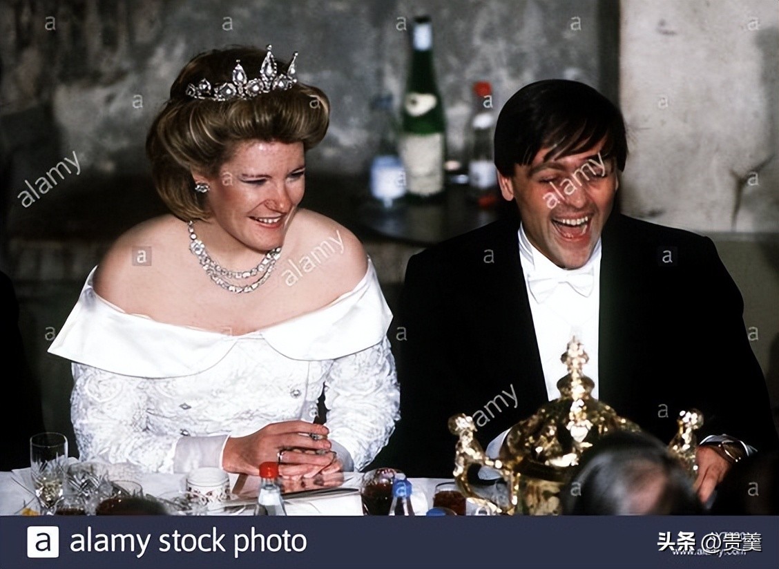 没有大宝石,难比王室大王冠!但这些贵族小清新王冠还是很好看