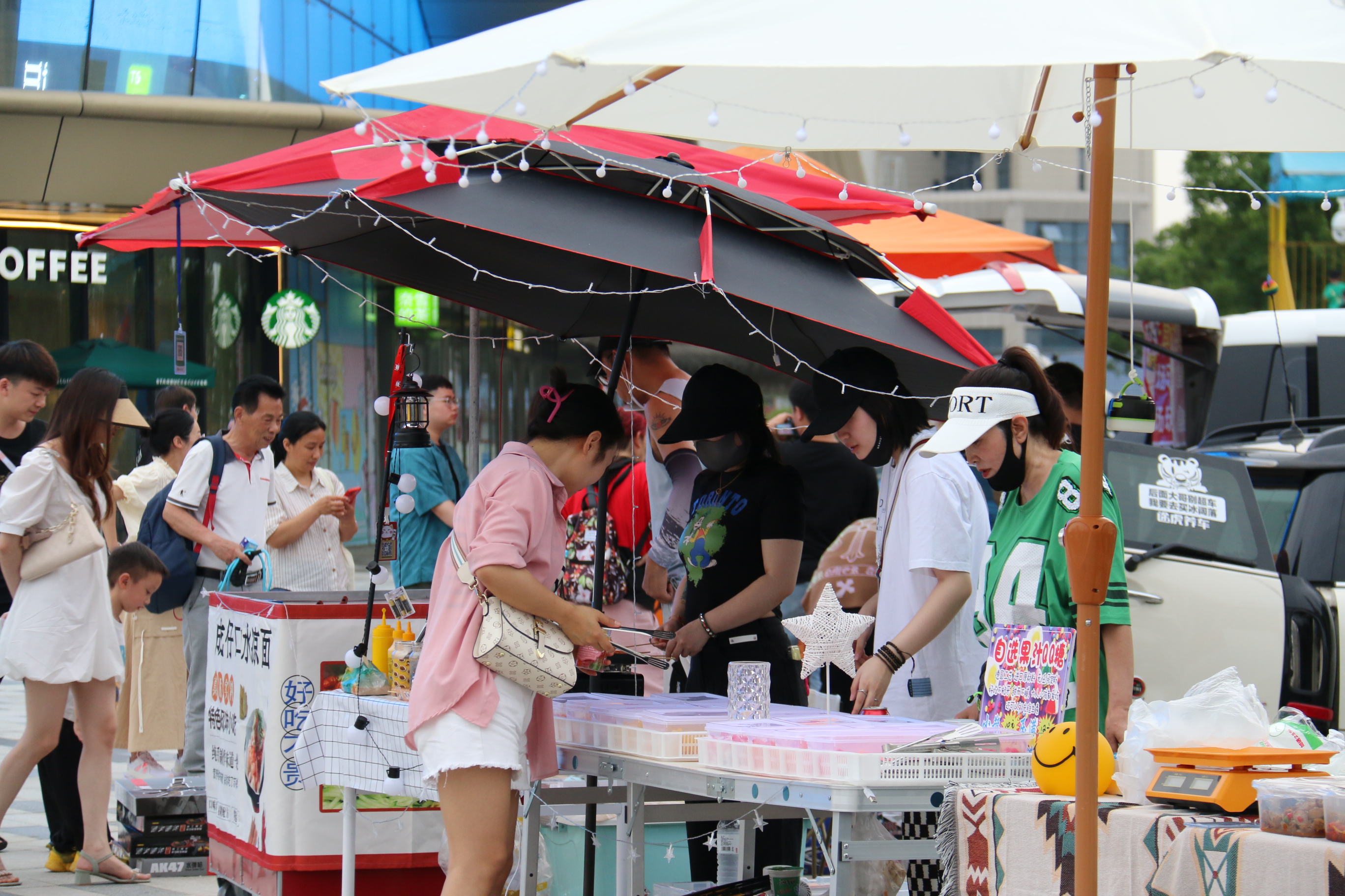 不想上班的的年轻人都在干嘛,现在的年轻人都不努力工作