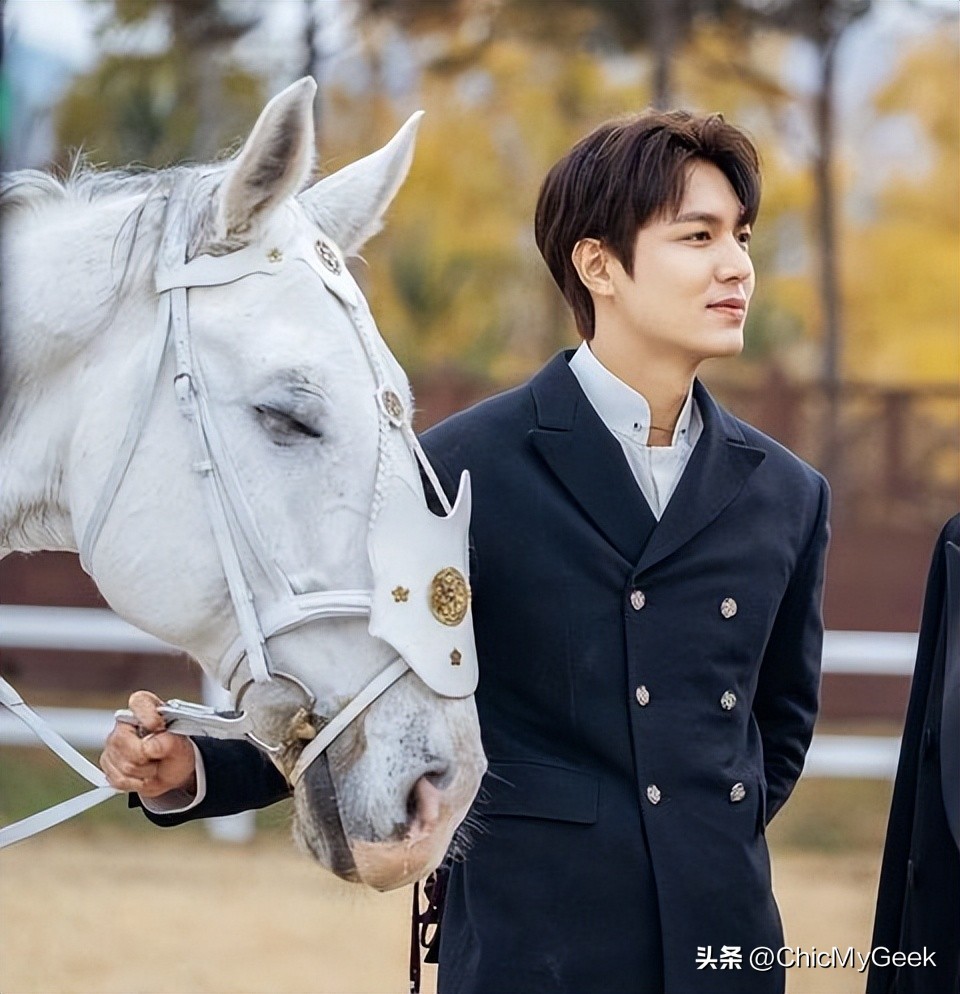 李敏镐正式出道的作品,李敏镐出道青涩的样子