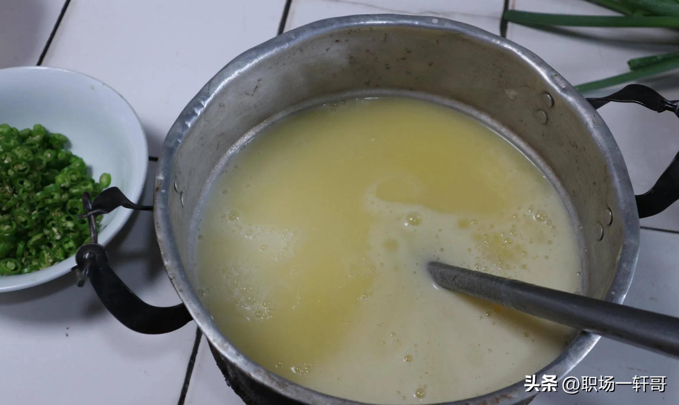 我38岁，985毕业，曾经自己开工厂，年产值1亿，现在回家养牛！