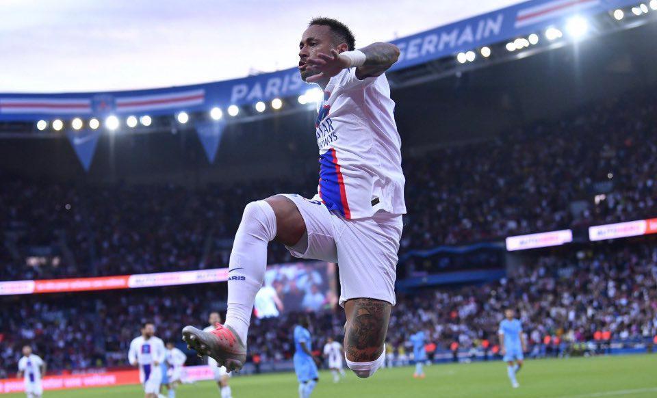 内马尔疯狂过人视频,梅西内马尔长途奔袭