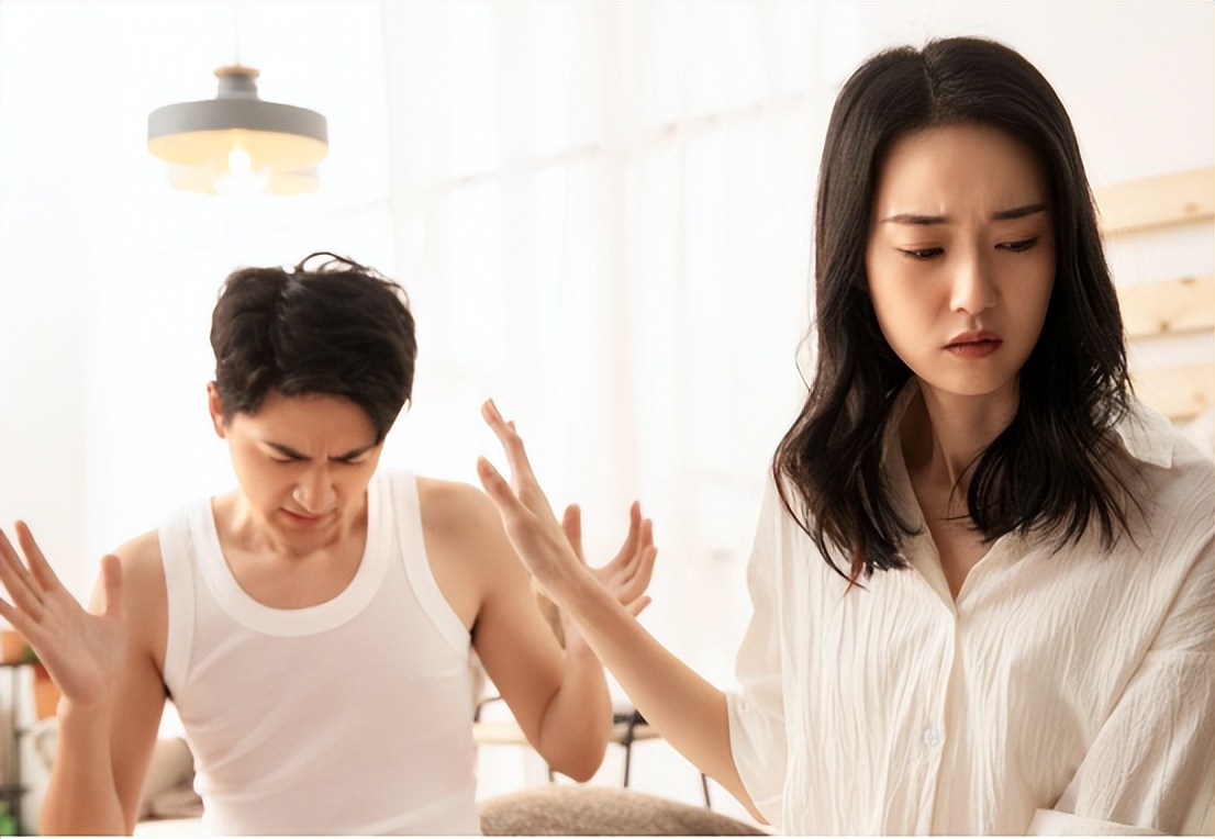 女子腹部痒，医生用镊子夹出16只阴虱！原来阴虱有4个传播途径