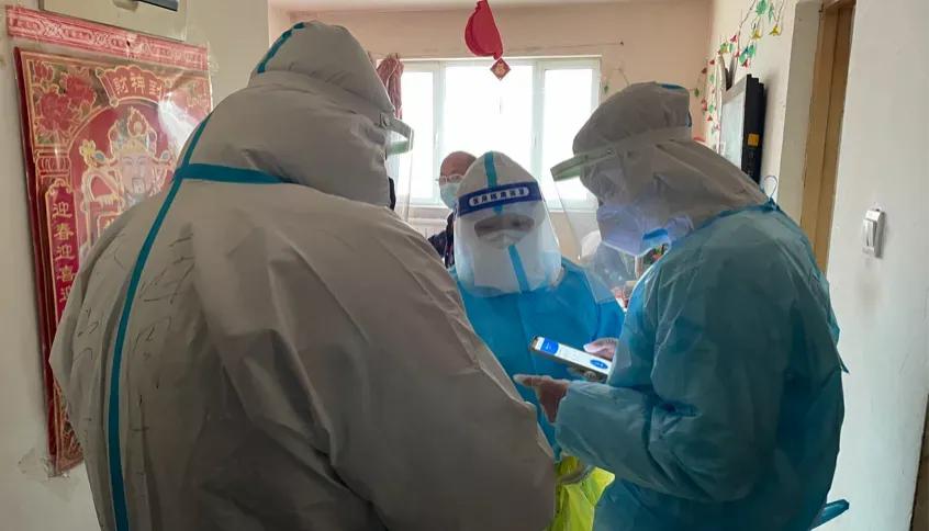 党员下沉社区携手助力疫情防控,滨海农商行疫情