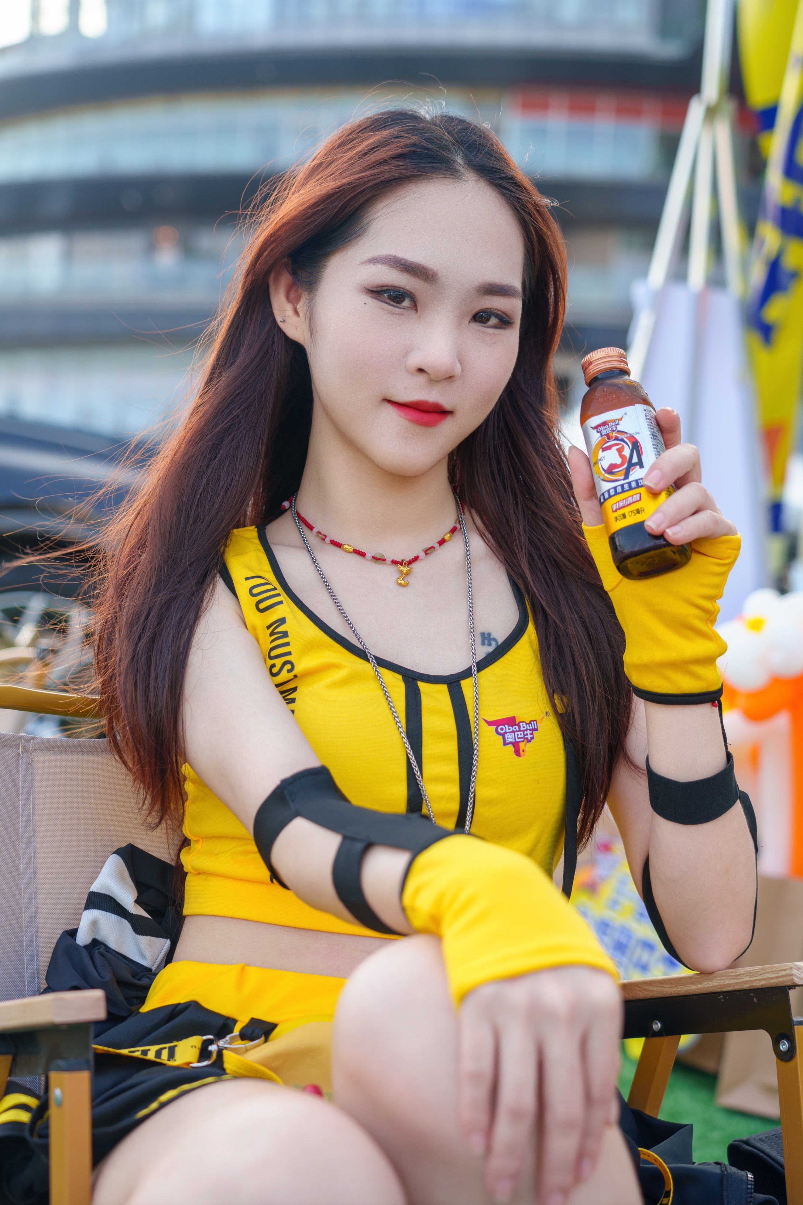 时刻清醒奥巴牛现身水母音乐会玩“快闪”