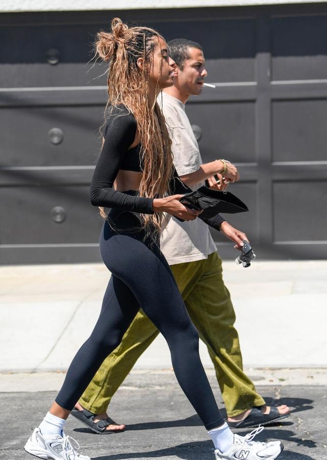 奥巴马女儿和男友约会,奥巴马最近和他女儿视频