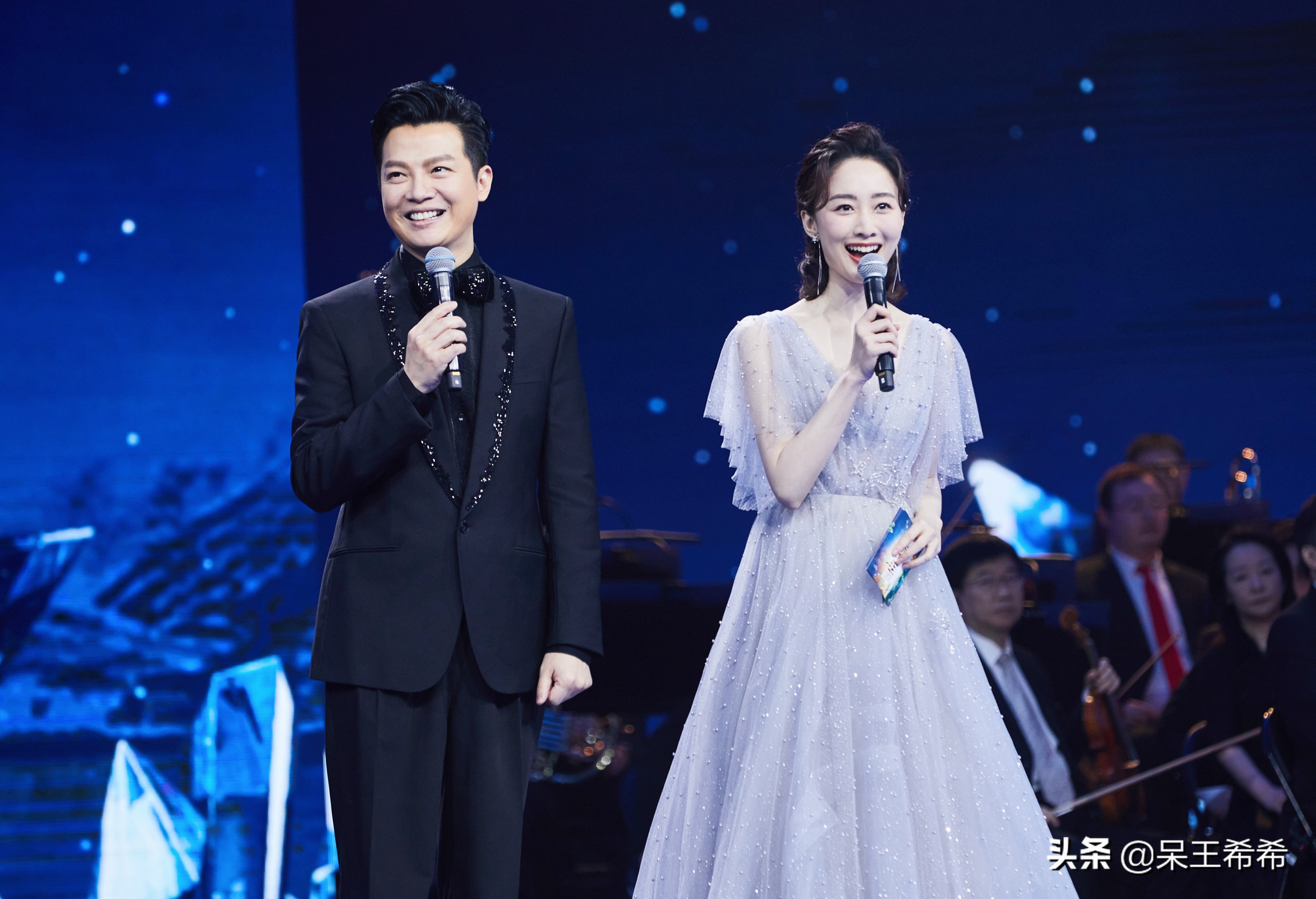 央视新面孔郭若天被重用，首次主持《正点财经》，事业发展被看好