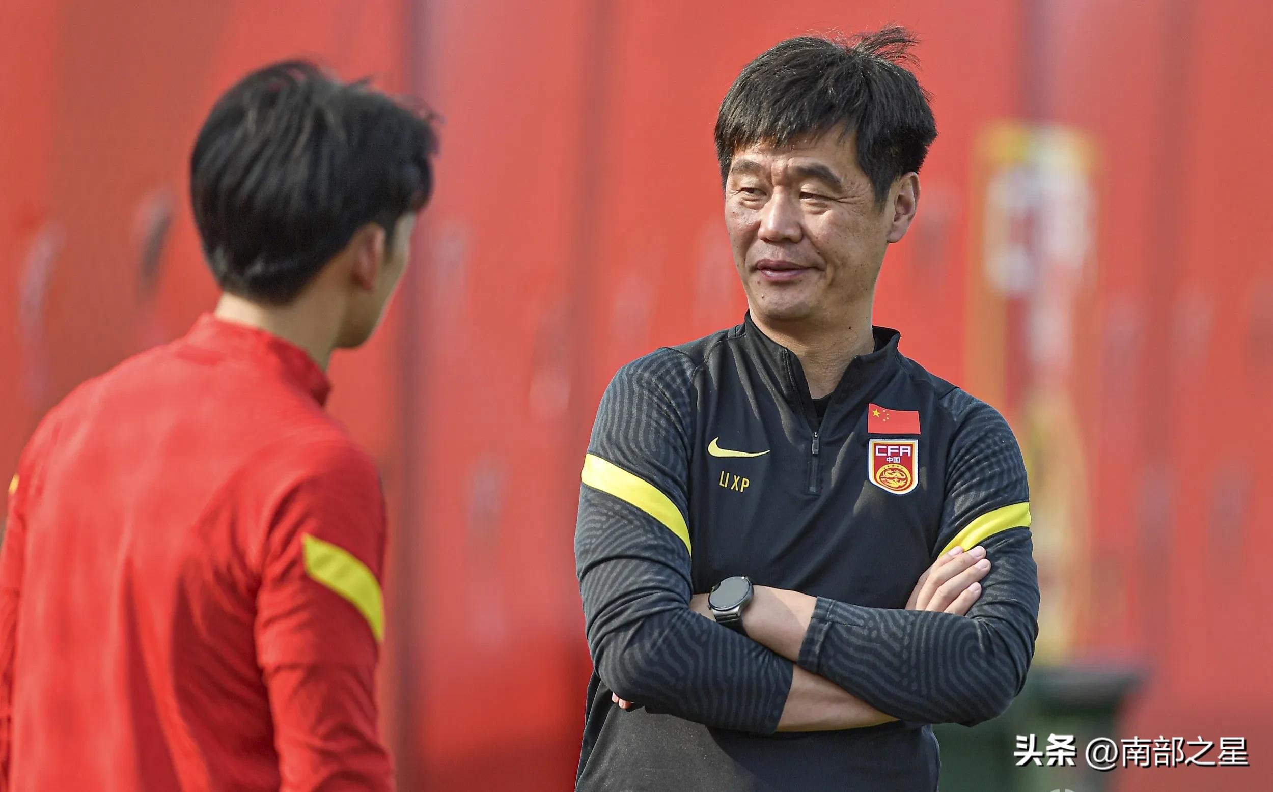 足协选择新西兰是很有针对性的:因为新西兰也没有主教练